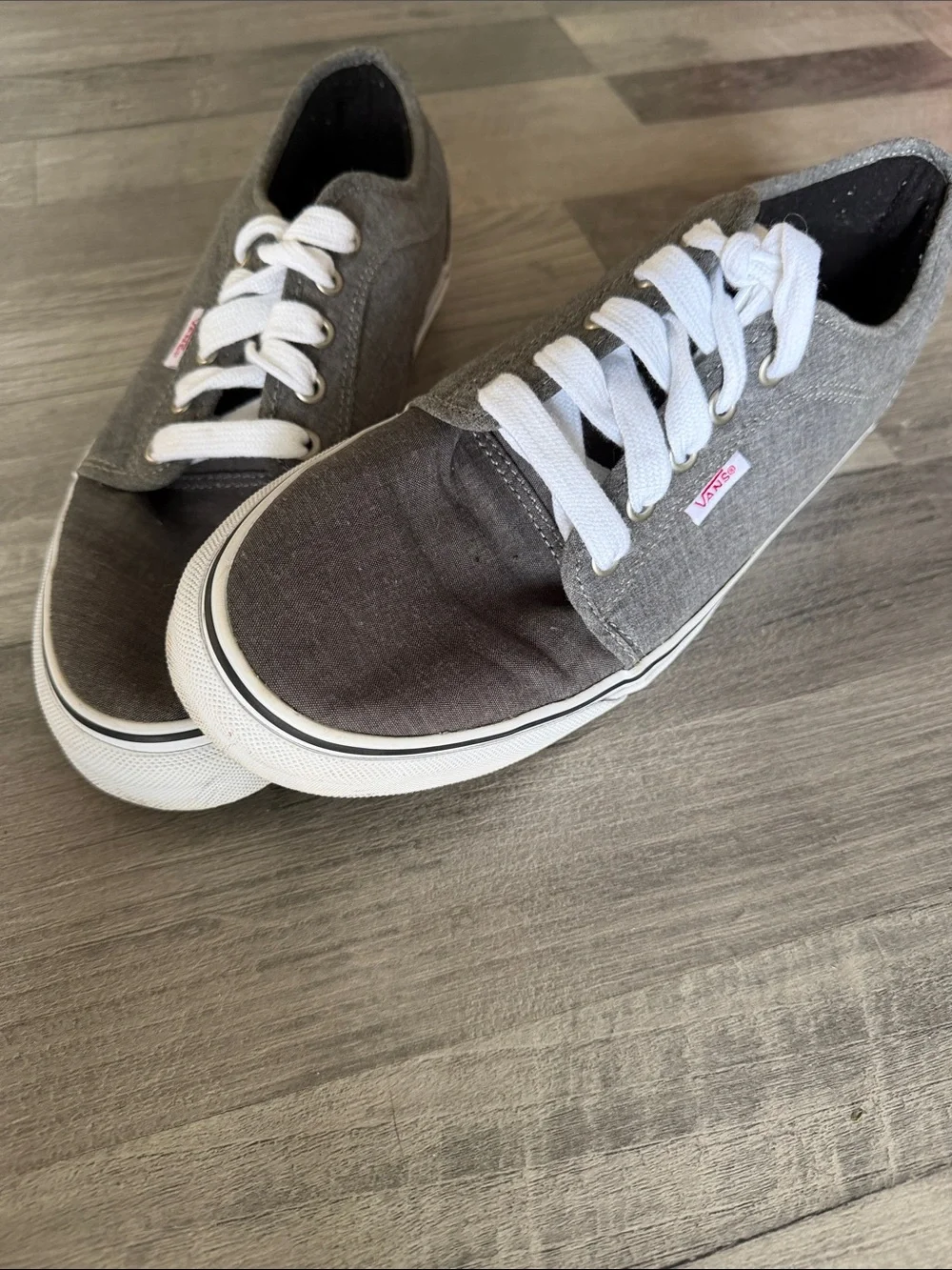 Vans classic silhouette